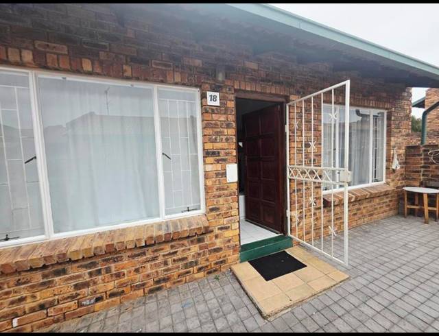 2 BEDROOM HOUSE FOR SALE IN BIRCHLEIGH